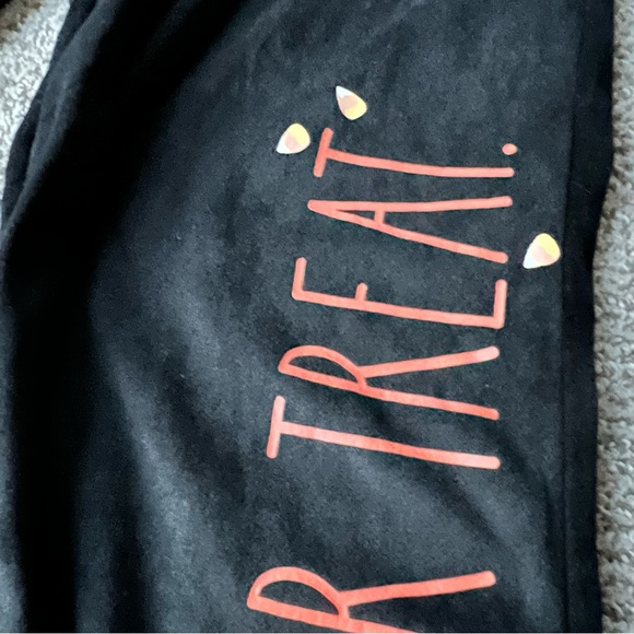 NWT Rae Dunn ‘Trick or Treat’ Velvet Joggers - Picture 4 of 9